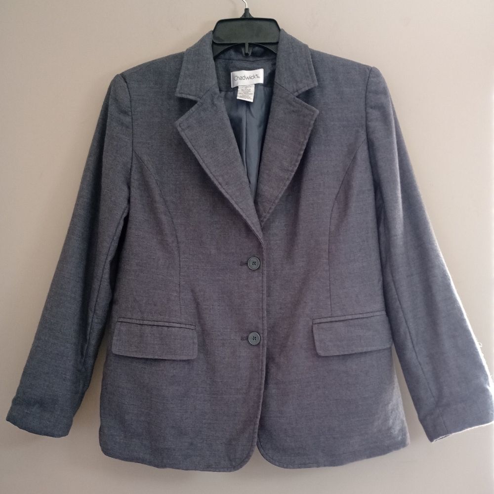 Chadwick's 100% Wool Grey 2 Button Blazer Lined Size 8 Petite